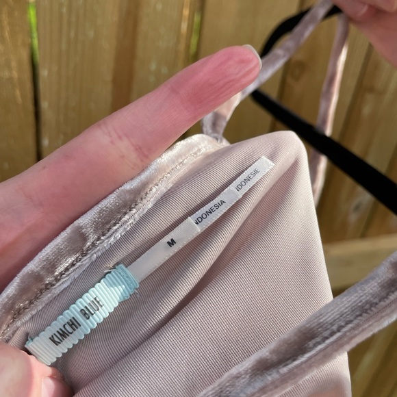 NWOT Urban Outfitters Velvet Crop Top - Picture 4 of 5